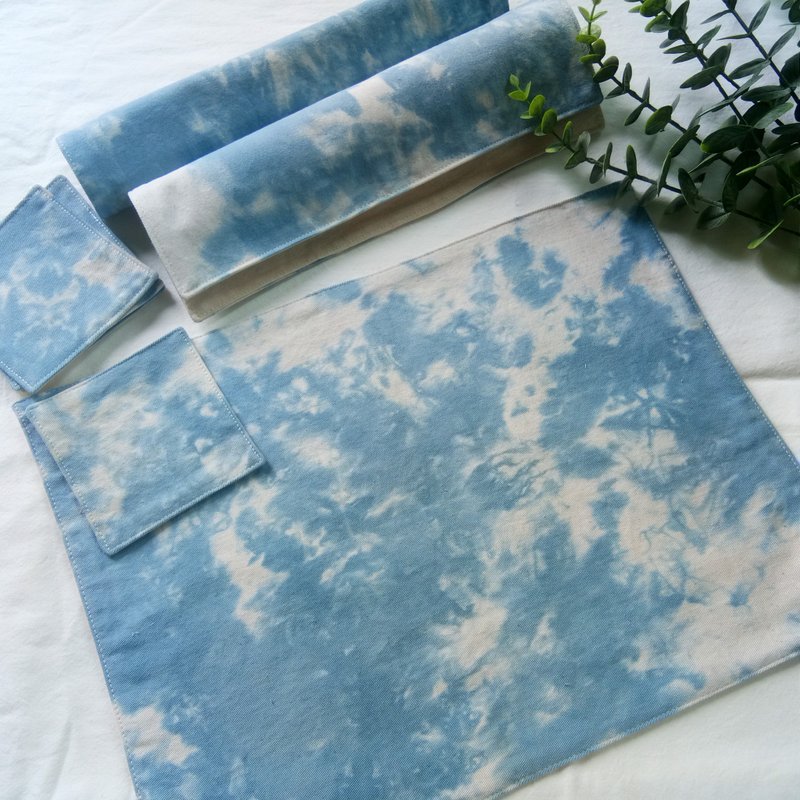 Cotton tie dyed placemat and coasters, Set of 2, set of 4, Blue, Indigo - 餐桌布/桌巾/餐墊 - 棉．麻 藍色