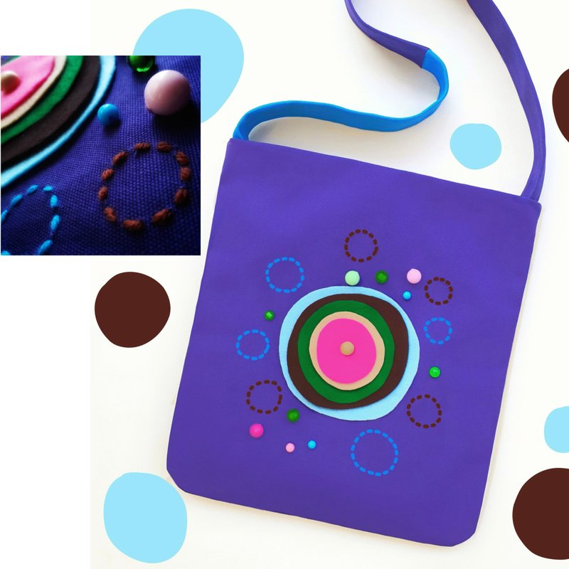 12x13.5 inch tote. Fun and original with hand-stitched design with felt, beads - 手提包/手提袋 - 其他材質 