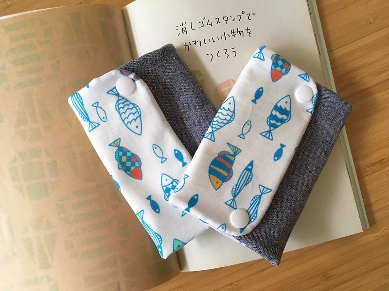 Bugoo Mother's Bag Snorkel Towel Fish Run - ผ้ากันเปื้อน - ผ้าฝ้าย/ผ้าลินิน สีน้ำเงิน