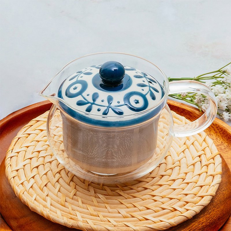 Japan Saikai flower rattan blue Stainless Steel mesh heat-resistant glass teapot-375ml (slightly flawed) - Teapots & Teacups - Glass Blue