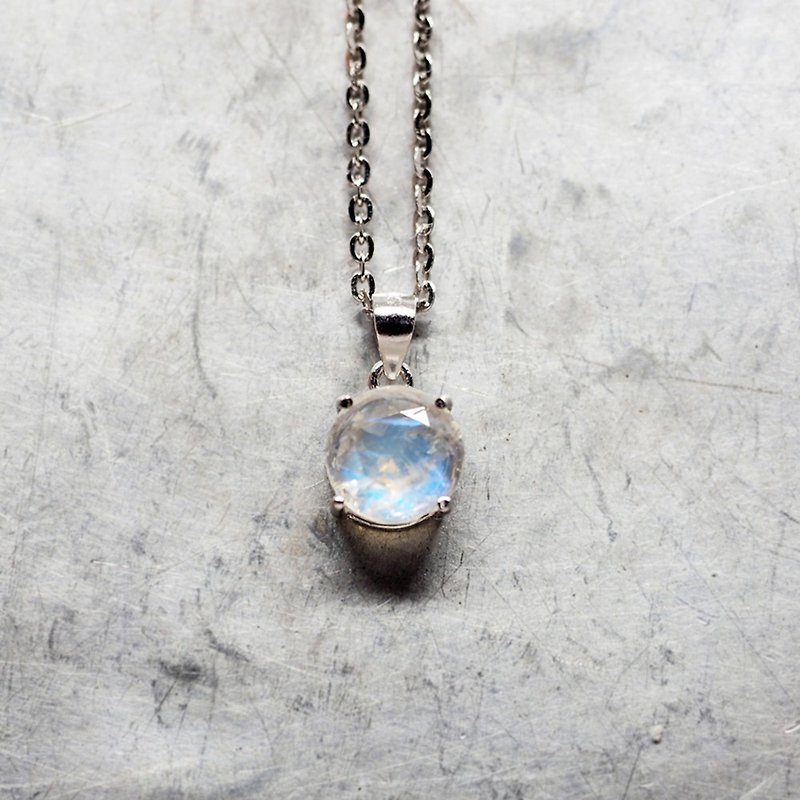 Rainbow Moonstone Round Pendant Necklace - 925 Sterling Silver - Gemstone - 項鍊 - 寶石 白色
