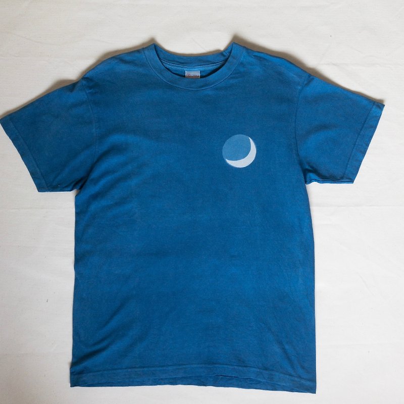 BLUE MOON TEE Indigo dyed - เสื้อฮู้ด - ผ้าฝ้าย/ผ้าลินิน สีน้ำเงิน