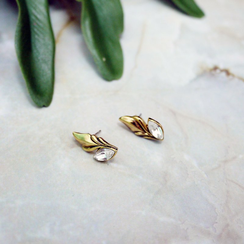 Greek Goddess Elegant Leaf Crystal Earrings - ต่างหู - โลหะ ขาว