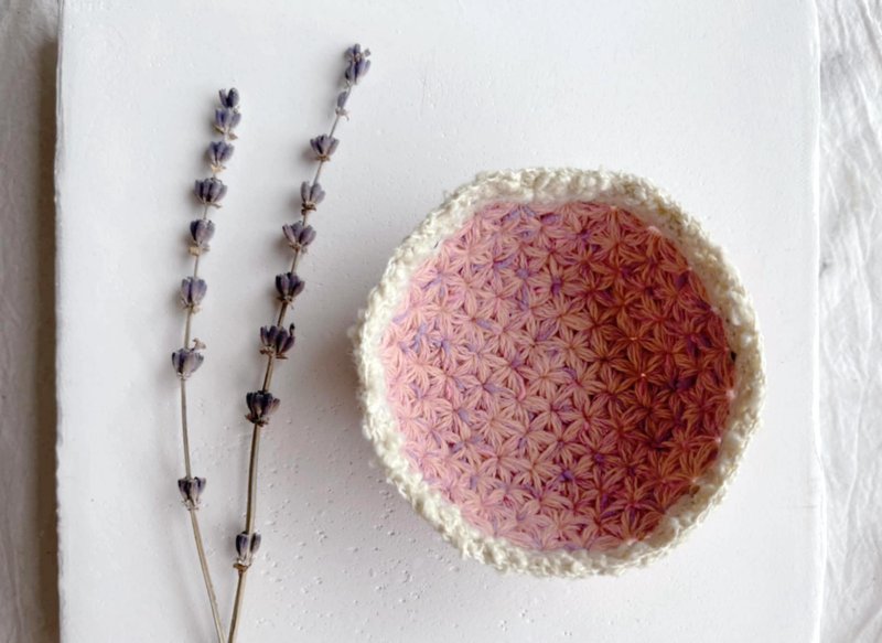 Knitting 生命之花置物籃 - 繡球花 - 居家收納/收納盒/儲物盒 - 棉．麻 粉紅色