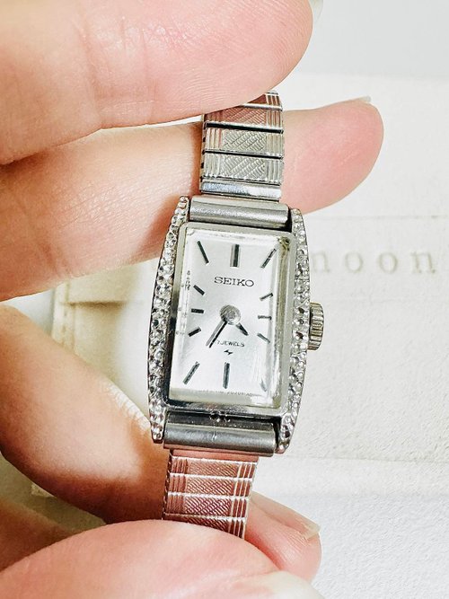 精工舎　セイコー　CHIKYU 手巻き 腕時計 シルバー文字盤 1970年代 日本セイコー レディースウォッチ 手巻き 刻印入り