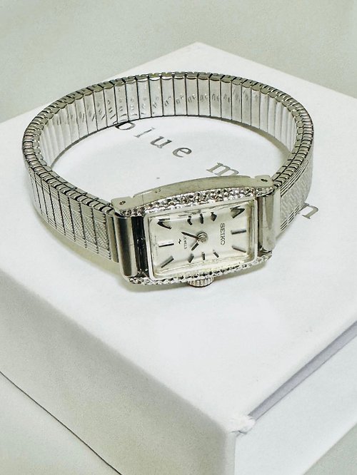 1970年代 日本セイコー レディースウォッチ 手巻き 刻印入りシルバーケース 第二精工舎 - ショップ onceinabluemoon 腕時計 -  Pinkoi