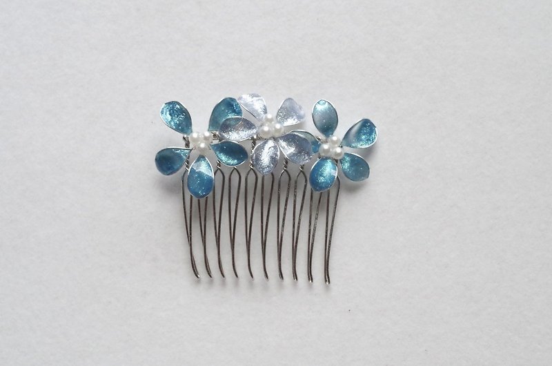 Nail polish flower comb blue - เครื่องประดับผม - วัสดุอื่นๆ สีน้ำเงิน