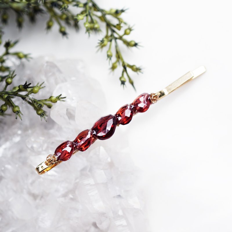 Garnet jewel hairpin Sigrid - เครื่องประดับผม - เครื่องเพชรพลอย สีแดง