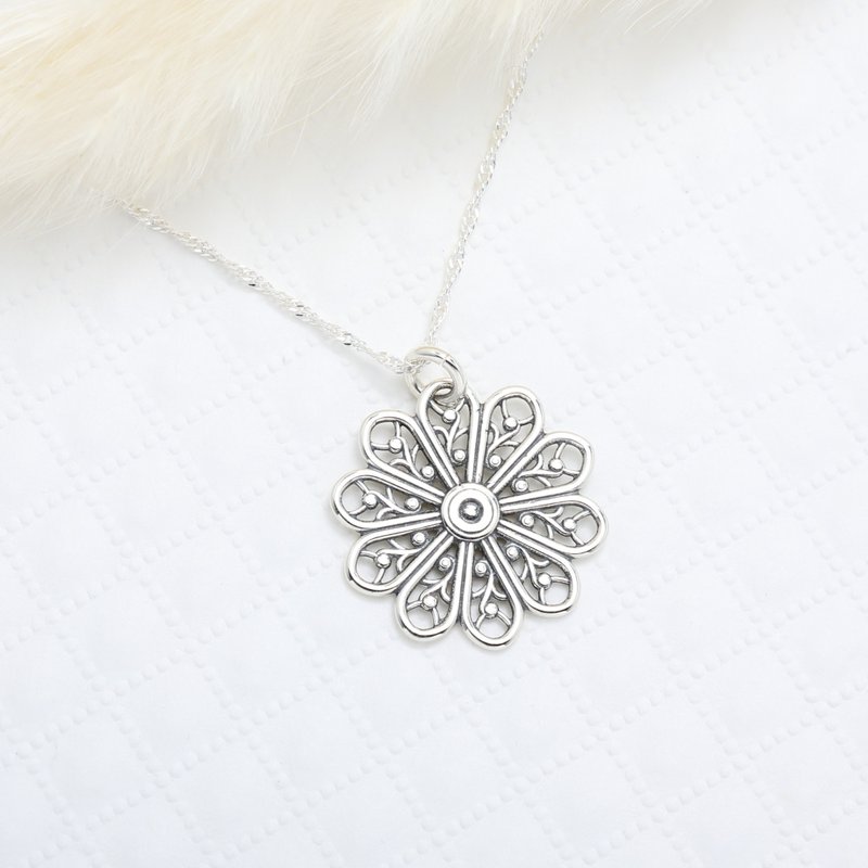 【Angel & Me】Peacock Tail Fanning Feather s925 sterling silver necklace gift - สร้อยคอ - เงินแท้ สีเงิน