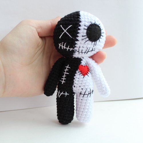 FunnyToys half black and half white Voodoo doll, Voodoo doll keychain, Voodoo doll keyring