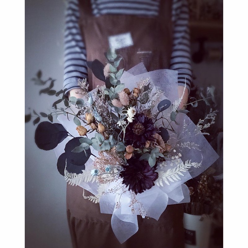 乾燥花束/告白花束/求婚花束/生日禮物/畢業花束 - 乾燥花/永生花 - 其他材質 