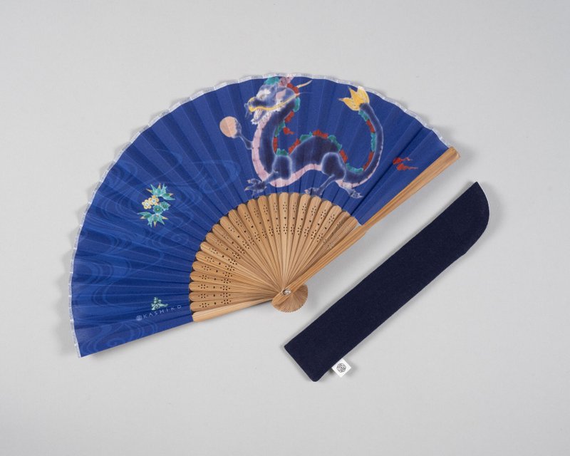 KASHIKO金澤九谷燒日本扇 – 龍 / 山近泰繪 附扇盒+外出袋 摺扇 - 扇子 - 棉．麻 藍色