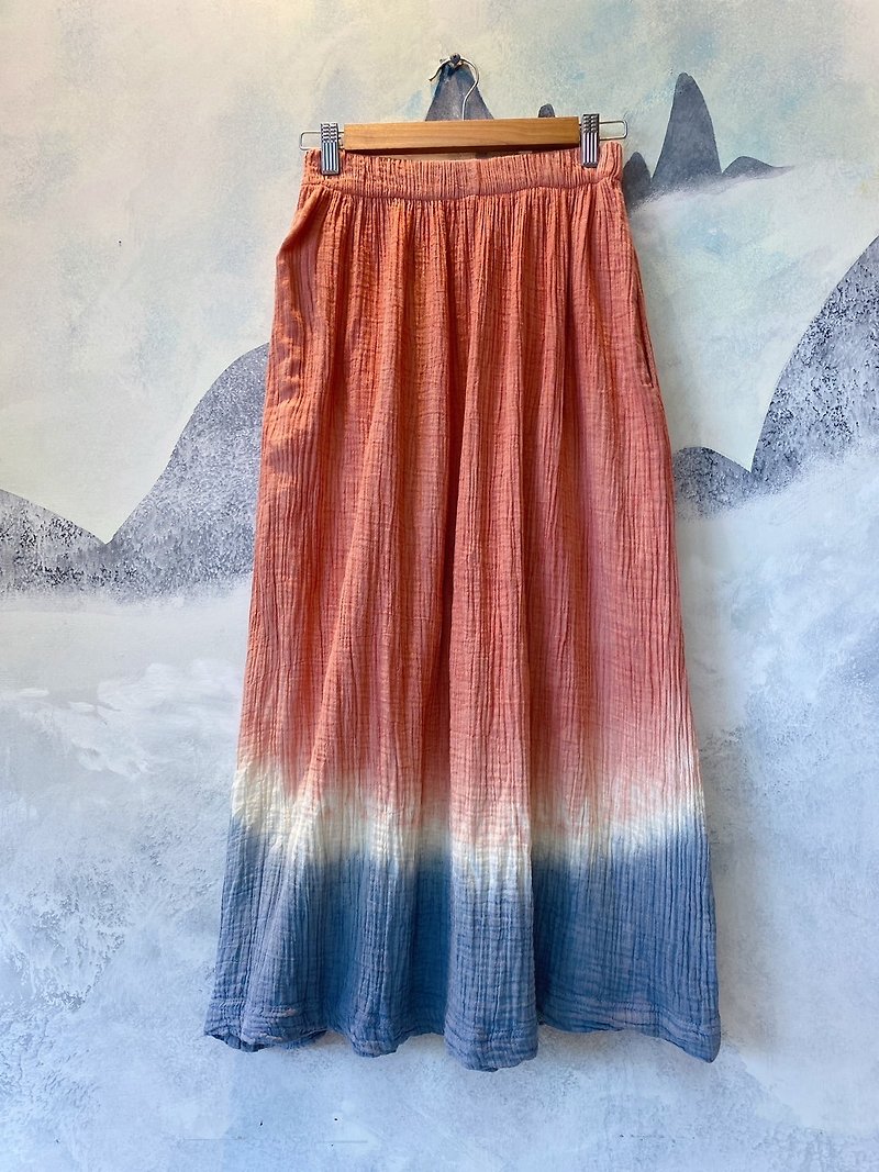Two-layer gauze long skirt Japanese mineral mud dyeing double side pockets - Skirts - Cotton & Hemp Red