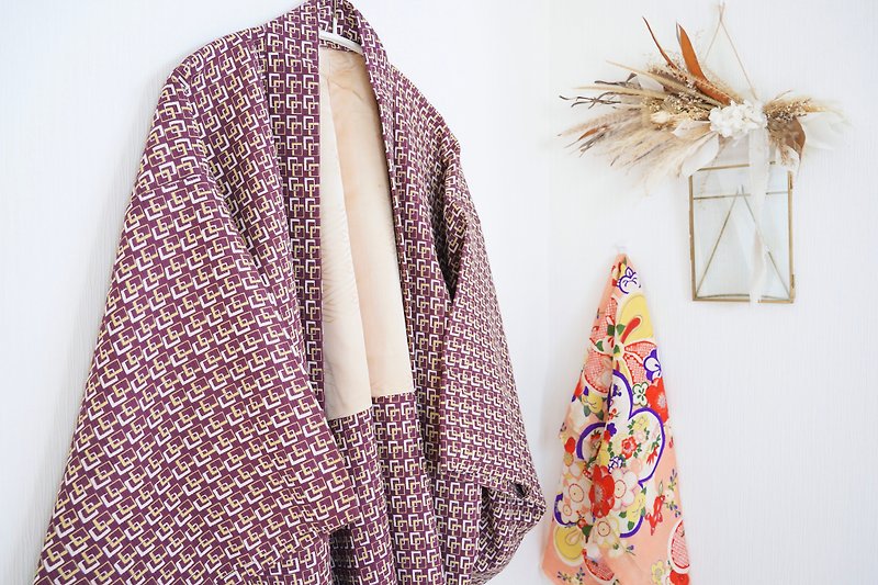 Japanese KIMONO, purple kimono, abstract haori, authentic kimono - เสื้อแจ็คเก็ต - เส้นใยสังเคราะห์ สีม่วง