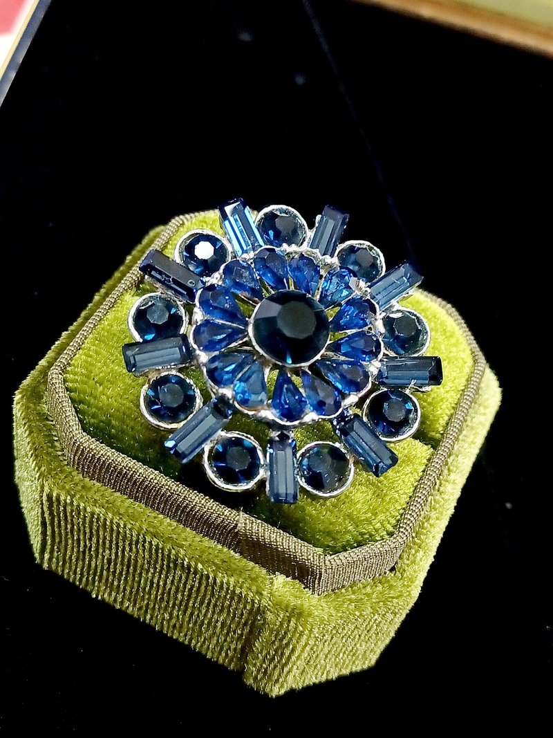 vintage jewelry  典雅放射狀藍色萊茵 別針 胸針 - 胸針 - 其他金屬 