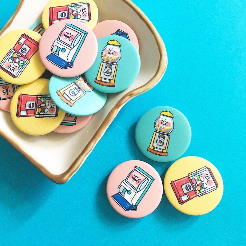 Gacha Machines/ Badges - Badges & Pins - Plastic Multicolor