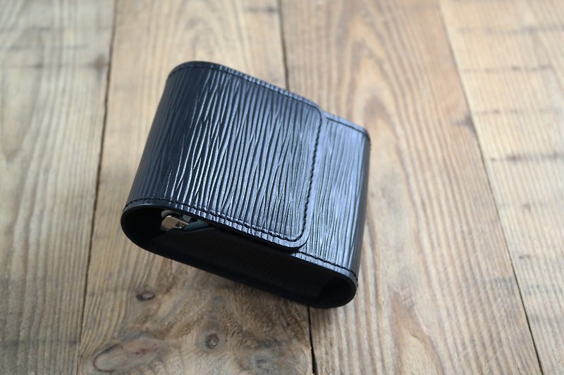 APEE leather handmade ~ cigarette box ~ strange pattern black - อื่นๆ - หนังแท้ สีดำ