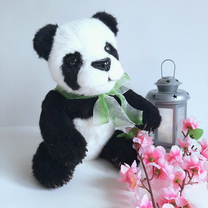 Panda bear is made of faux fur. Handmade work.Bear.Christmas Gift Wrapping. - ตุ๊กตา - วัสดุอื่นๆ สีดำ