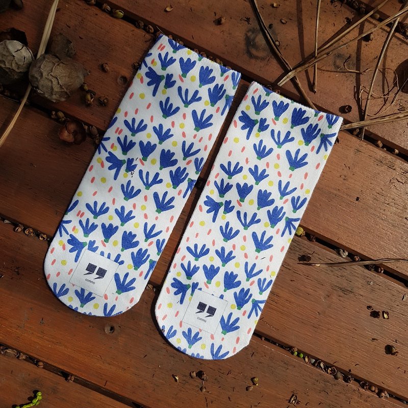 Blue Flower Sock - ถุงเท้า - ผ้าฝ้าย/ผ้าลินิน สีน้ำเงิน