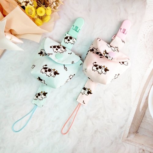 QQ rabbit 手工嬰幼兒精品 彌月禮盒 音樂乳牛-2色可選。奶嘴收納袋 / 奶嘴鏈 (可繡名字)