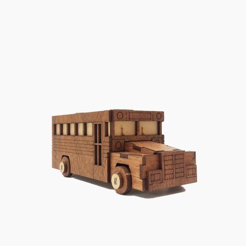 236新品・未使用　木のおもちゃ　手作り木製自動車 バス　木製玩具　乗用玩具 日本製 森のパズルバス 手押し車 赤ちゃん 木製 乗れる 木の