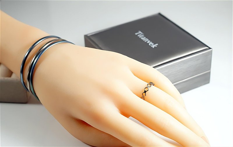 Titanvek titanium alloy ring-diamond hollow 3mm - แหวนทั่วไป - โลหะ หลากหลายสี