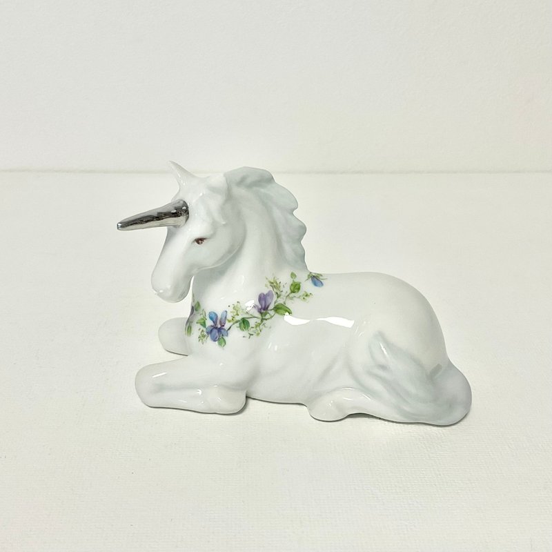 Unicorn figurine wearing a violet wreath - Stuffed Dolls & Figurines - Porcelain White