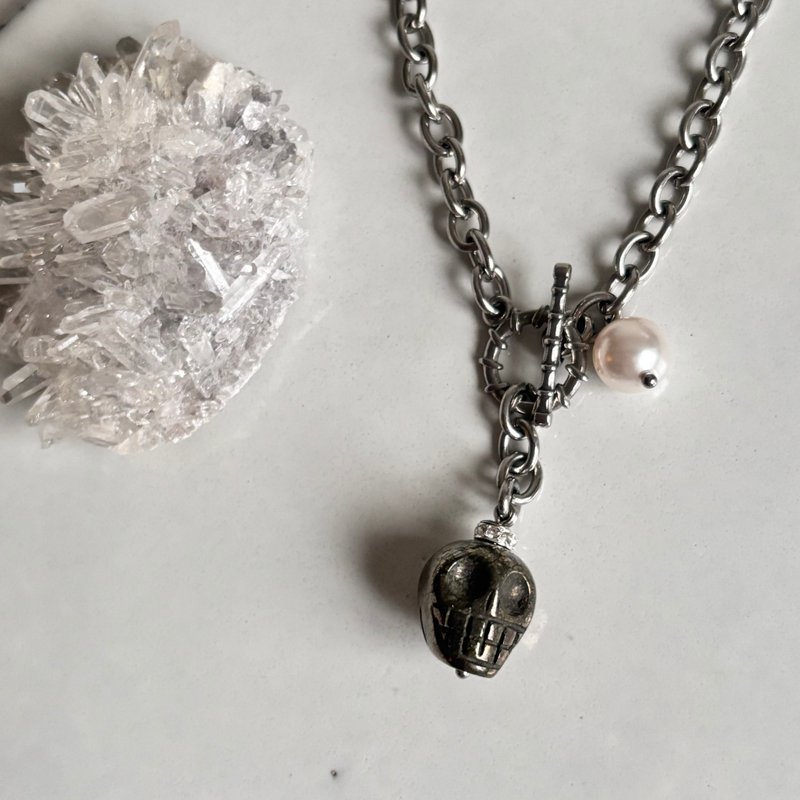 Stainless Steel Steel Pearl Necklace Skull Pyrite - สร้อยคอ - สแตนเลส สีเงิน