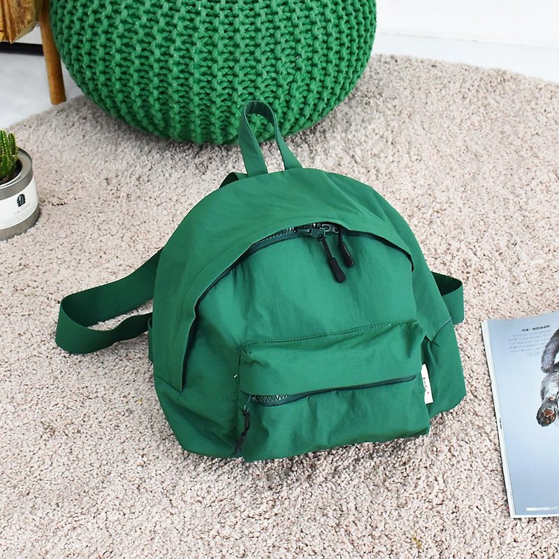 Original design light and small women's half round Backpack - กระเป๋าเป้สะพายหลัง - เส้นใยสังเคราะห์ สีเขียว