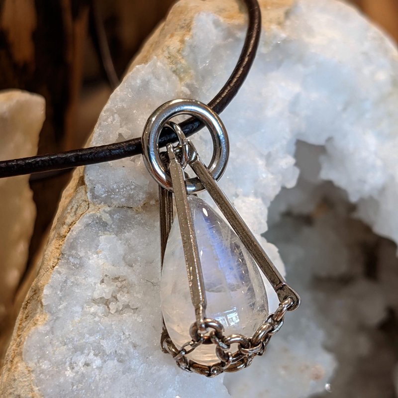 【聖誕禮盒】【Unique Design】水滴形月亮石頸鏈/多圈設計/純銀 - 項鍊 - 水晶 白色