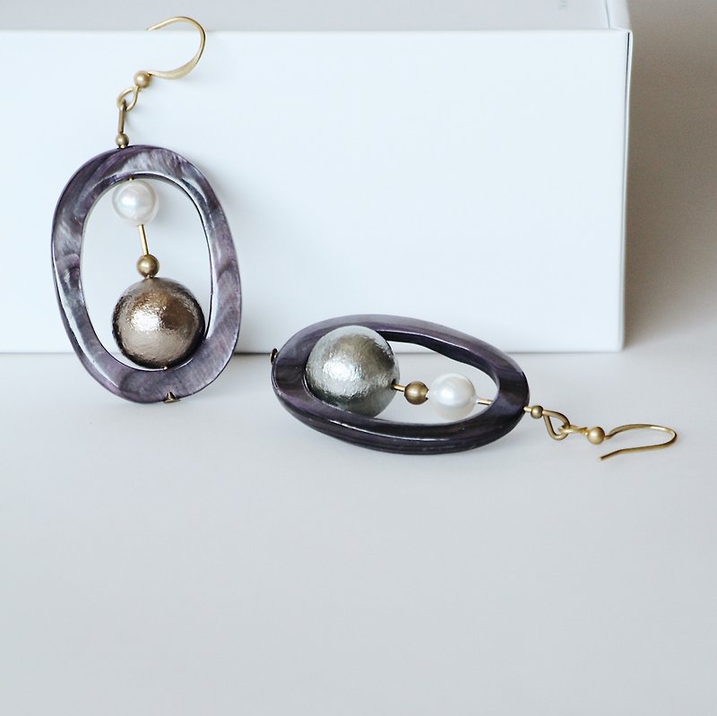 Febbi結晶珍珠貝耳環 - 耳環/耳夾 - 其他材質 多色