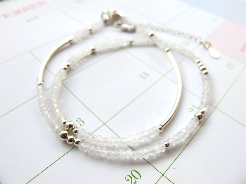 Moonstone 925 Silver Jewelry [Small Angle Series-Yueyue] Double Circle Bracelet Gift Blue Moonstone - Bracelets - Crystal White