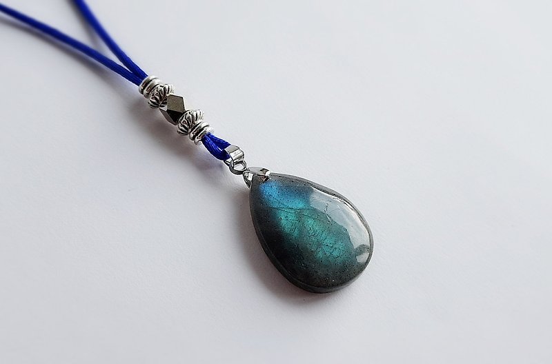 Gemstones ‧ Rain 。 Natural Minerals Blue Labradorite Brass ‧ Necklaces - Necklaces - Gemstone Blue