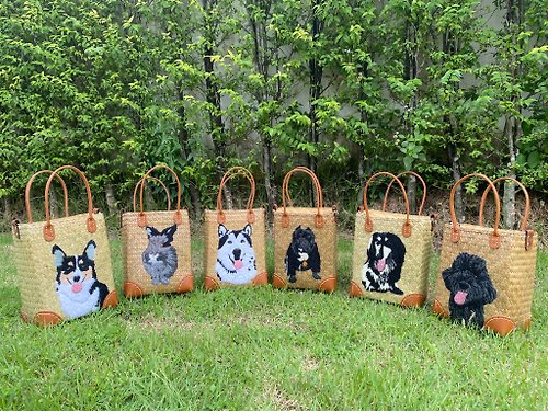 embroideringpreeyada Krajood bag embroidered with animal images made to order. Hand Embroidery thread. You can send pictures to have them embroidered. Made to order.