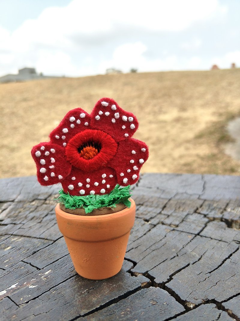 King Flower | Emulational Potted Plants | Bookmark | Ornamental Ornaments - ของวางตกแต่ง - งานปัก สีแดง