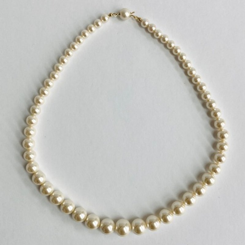 Glass pearl gradation necklace/6x12mm approx. 42cm/cream/G/made in Japan - สร้อยคอ - แก้ว สีทอง