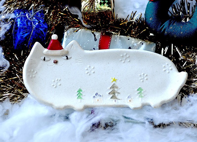 クリスマス帽子の長猫皿　小 - 盤子/餐盤 - 陶 白色