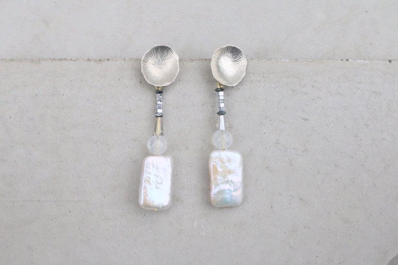 Moonstone Pearl Silver Earrings 1053 Waiting - Earrings & Clip-ons - Gemstone White