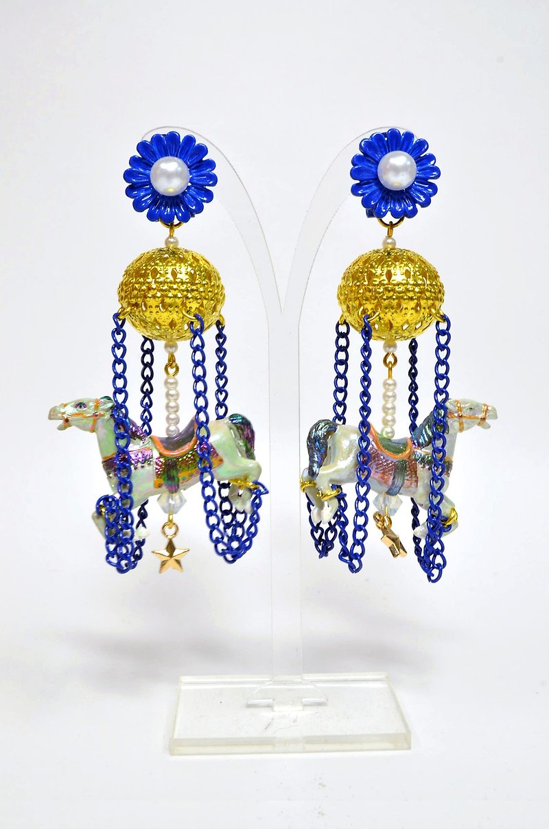 TIMBEE LO carousel earrings - ต่างหู - พลาสติก หลากหลายสี