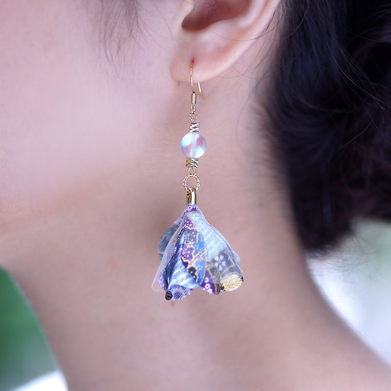 Erisa映璃咲 | Japanese-Style Dangle Sterling Silver Floral Earrings - ต่างหู - วัสดุอื่นๆ หลากหลายสี