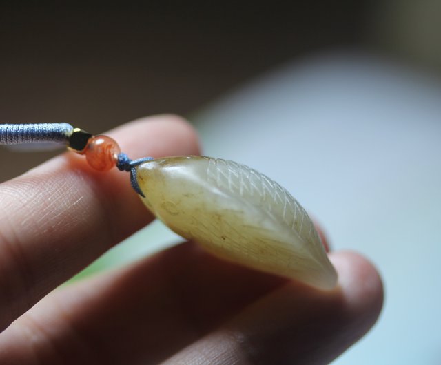 魚]天然賀天翡翠ネックレス、手彫りペンダント、絶妙で絶妙な