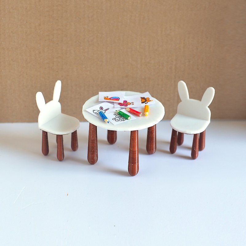 Miniature Dollhouse children&#x27;s table and chairs set for dolls Scale 1/12