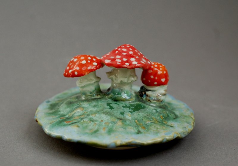 Ceramic lid Mushroom figurines fairy tale style Fly agaric family - Pottery & Ceramics - Pottery Multicolor