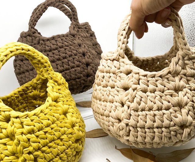 Crochet bag with tshirt yarn 