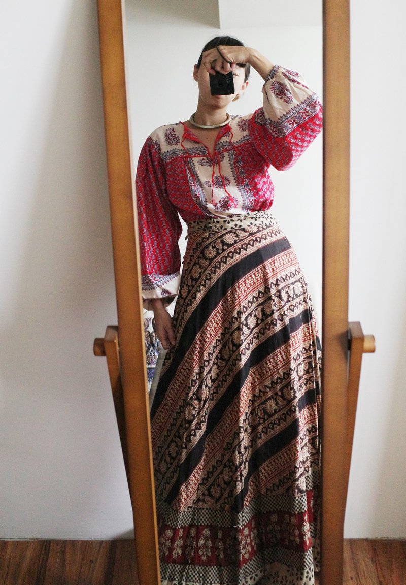 Vintage 70s wrap skirt 嬉皮落地一片式手工蓋印長裙 - 裙子/長裙 - 棉．麻 