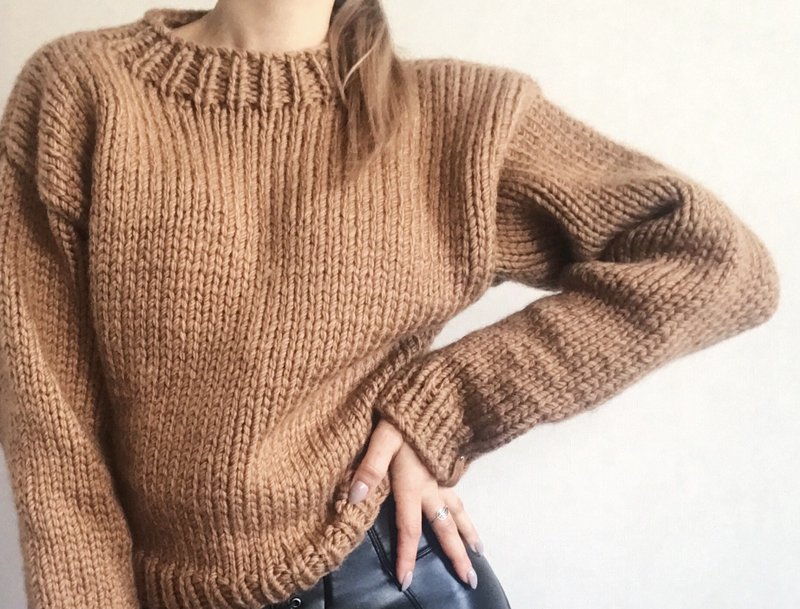 Chunky knit crop sweater Handknit cozy sweater Oversized - 毛衣/針織衫 - 羊毛 咖啡色