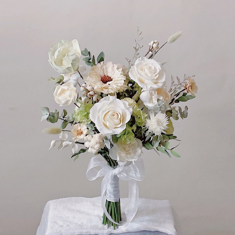 【Dried flowers without withering】White and green rose hydrangea Korean bouquet without withering - ช่อดอกไม้แห้ง - พืช/ดอกไม้ ขาว