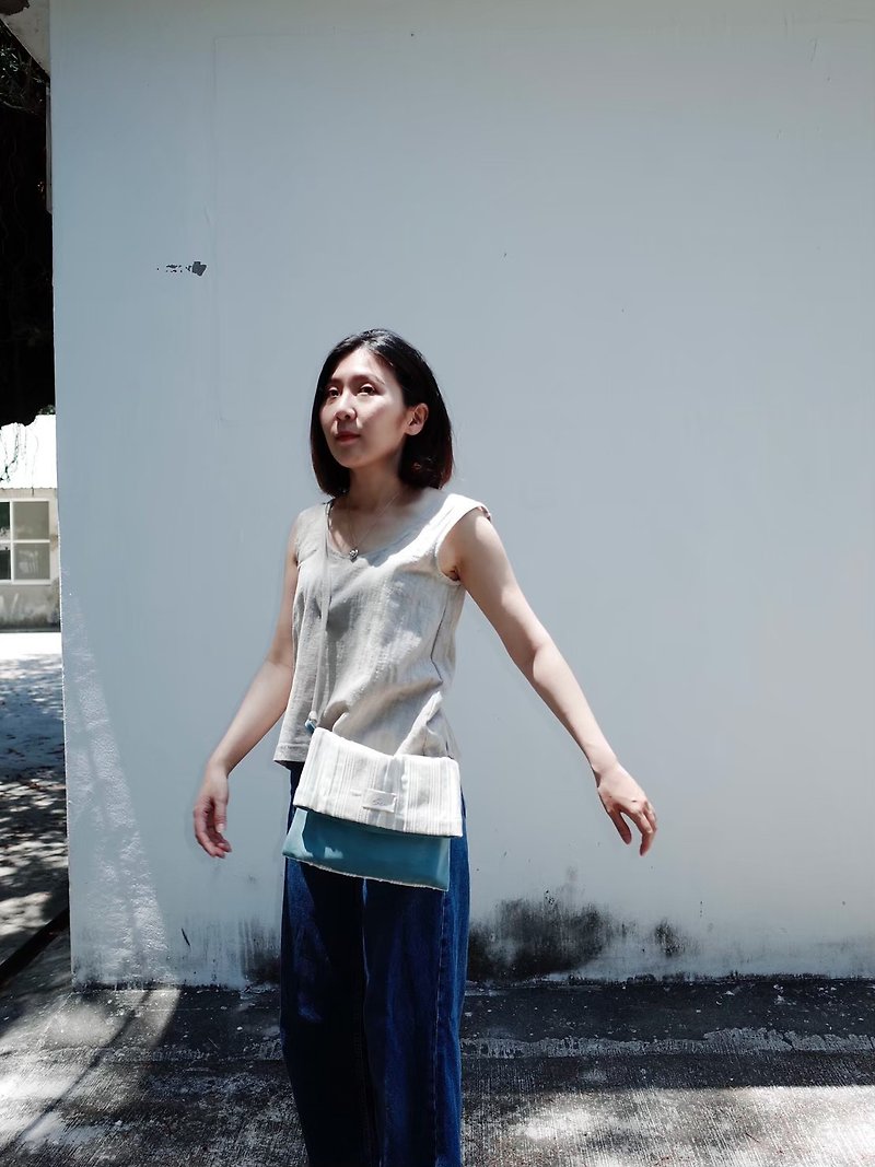 【ZhiZhiRen】Cloth Flower Buckle Double Sided Walking Bag | Shanmu Series - Messenger Bags & Sling Bags - Cotton & Hemp White