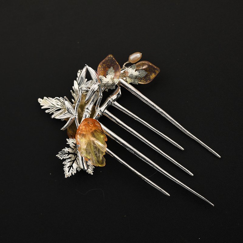 【秋もみじ】手作りシルバーレジンの花びらヘアコーム - ヘアアクセサリー - 銅・真鍮 シルバー