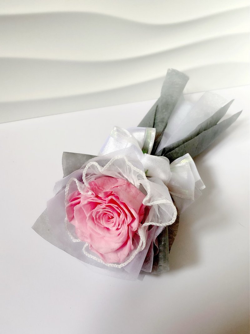 Preserved/Eternal Pink Rose Bouquet - ช่อดอกไม้แห้ง - พืช/ดอกไม้ สึชมพู